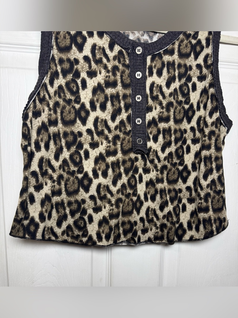 POL Cropped Button-Down Henley Tank Top Leopard Print Women’s Large Boho Grunge - Picture 4 of 10